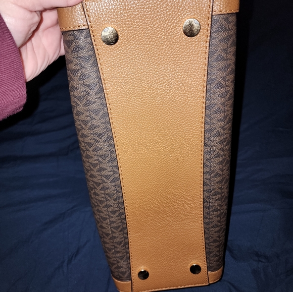 Michael Kors Purse - Picture 3 of 6